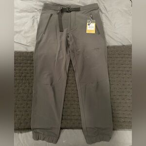 The North Face Men's Dark Gray Cargo Pants